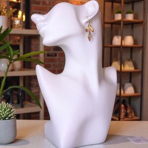 Avon Gold Leaf Drop Earrings